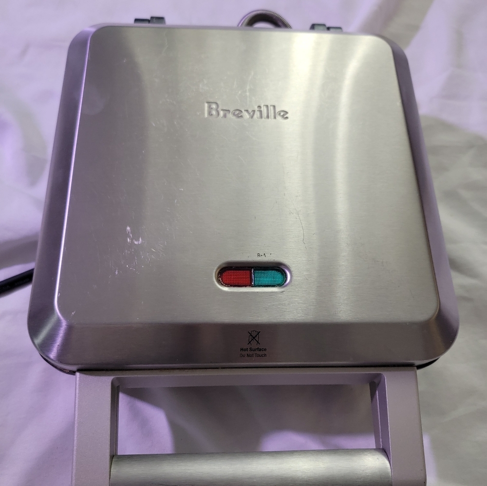Breville Stainless Steel Waffle Maker with Indicator Lights